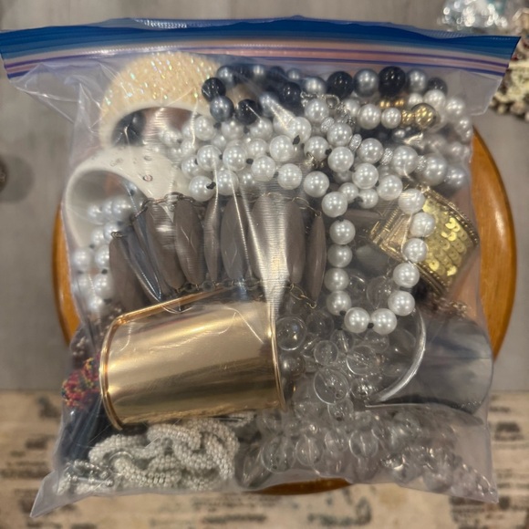 Mystery jewelry bag - Make a statement jumbo bag - 5 lbs!! - Picture 2 of 5